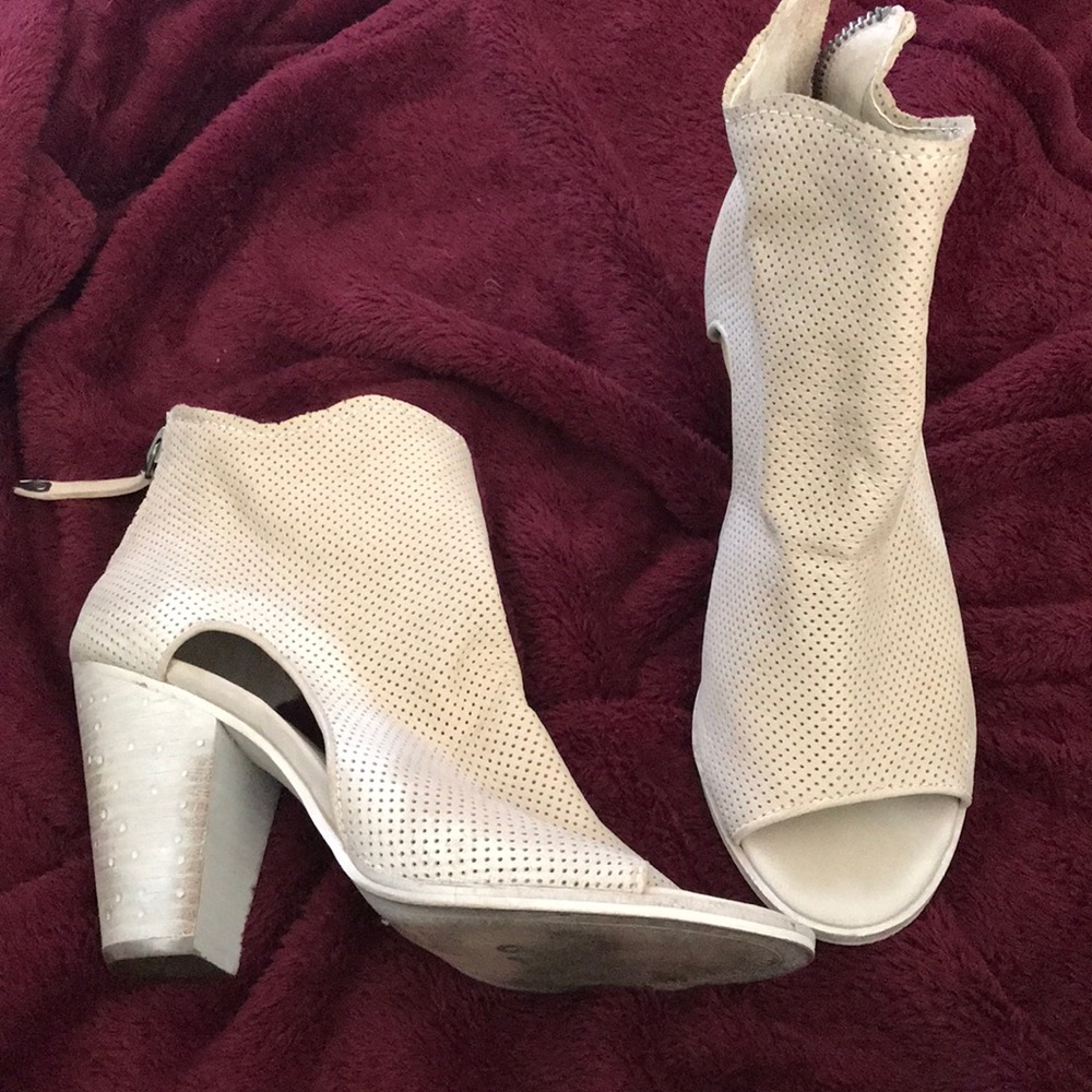 Open toe Bootie